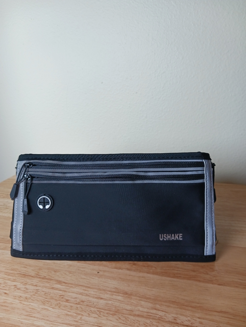 Black and Gray Men's Travel Organizer Pouch
